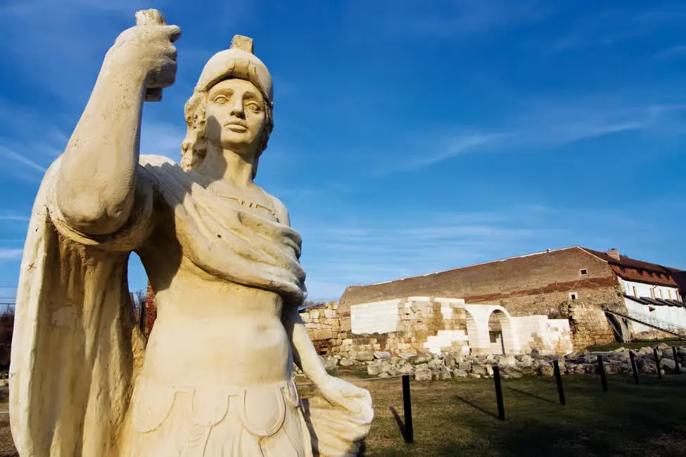 Wisata Alba Iulia dengan Benteng dan Sejarah Abad Pertengahan